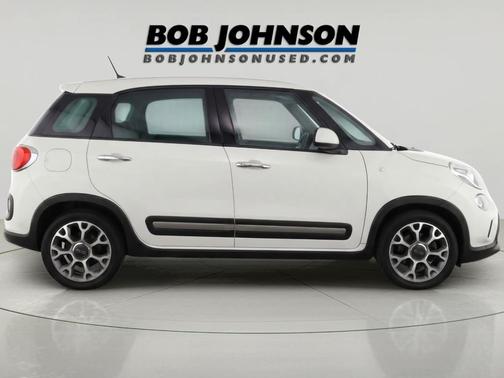 Bianco (White) 2015 FIAT 500L Trekking