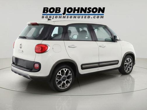 Bianco (White) 2015 FIAT 500L Trekking