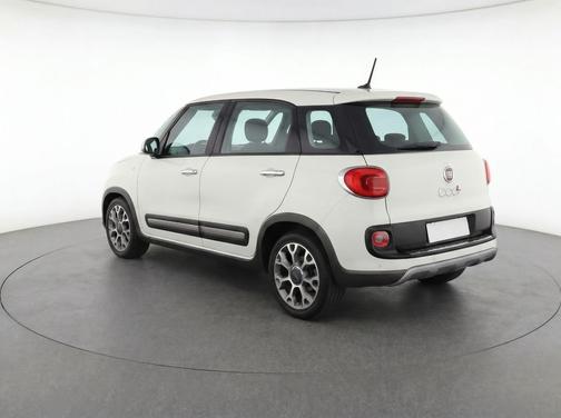Bianco (White) 2015 FIAT 500L Trekking
