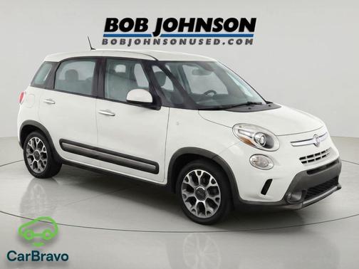 Bianco (White) 2015 FIAT 500L Trekking