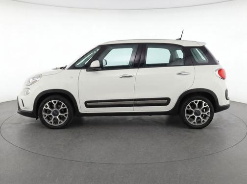 Bianco (White) 2015 FIAT 500L Trekking