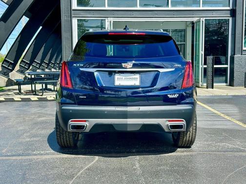 Dark Moon Blue Metallic 2022 Cadillac XT5 Premium Luxury