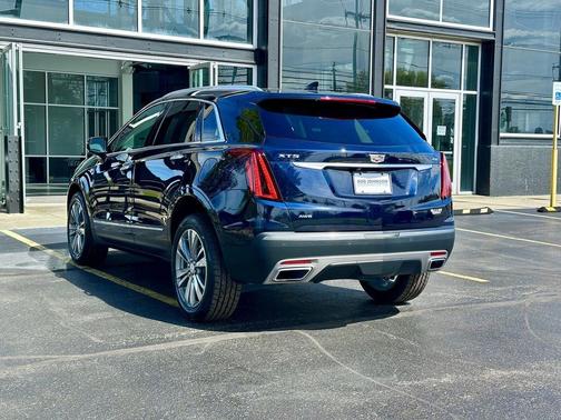 Dark Moon Blue Metallic 2022 Cadillac XT5 Premium Luxury