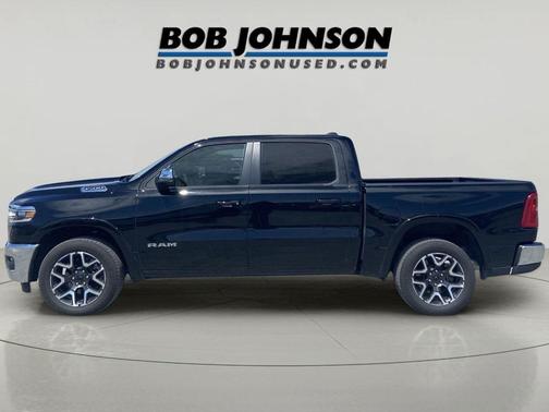 Diamond Black Crystal Pearlcoat 2026 RAM 1500 Laramie