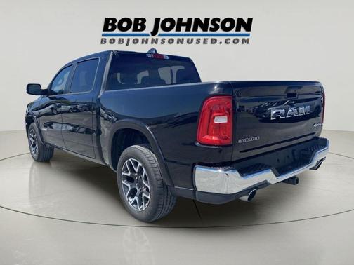 Diamond Black Crystal Pearlcoat 2026 RAM 1500 Laramie