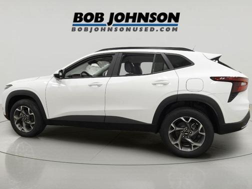 Summit White 2024 Chevrolet Trax LT