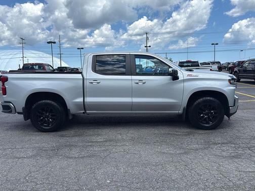 Silver Ice Metallic 2019 Chevrolet Silverado 1500 LT