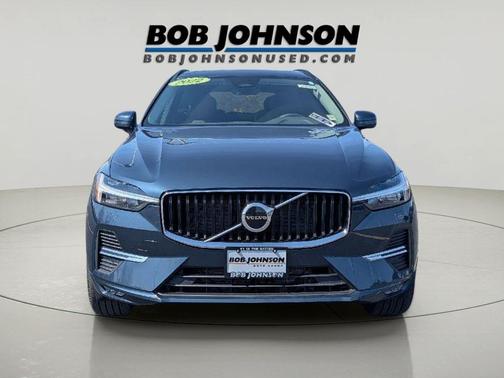 Denim Blue Metallic 2022 Volvo XC60 B5 Momentum