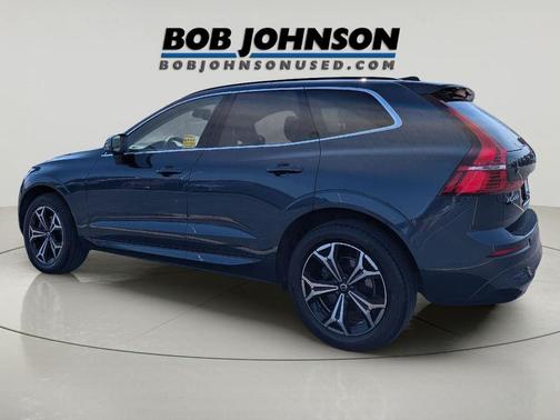 Denim Blue Metallic 2022 Volvo XC60 B5 Momentum