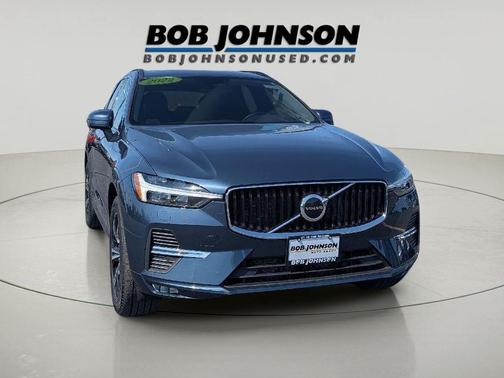 Denim Blue Metallic 2022 Volvo XC60 B5 Momentum