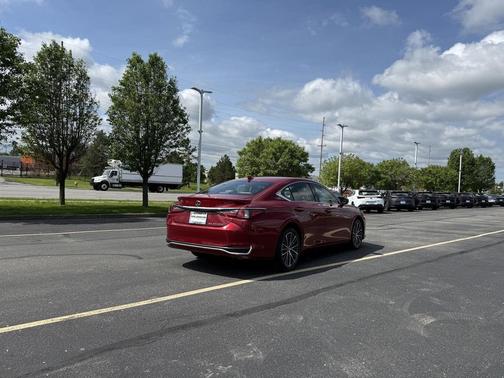 Matador Red Mica 2023 Lexus ES 250 Base