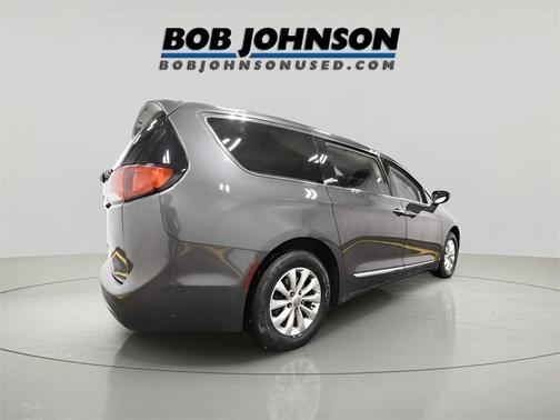 2018 Chrysler Pacifica Touring-L