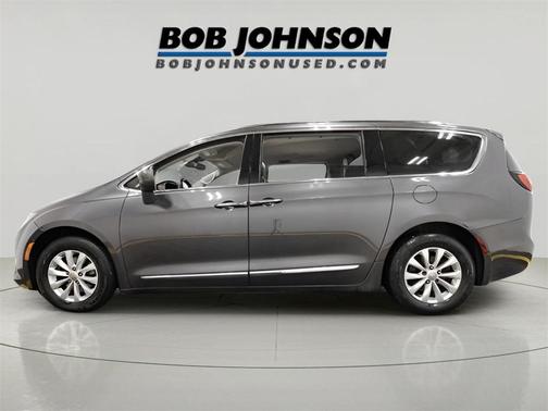 2018 Chrysler Pacifica Touring-L