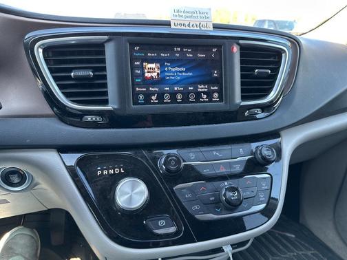 2018 Chrysler Pacifica Touring-L