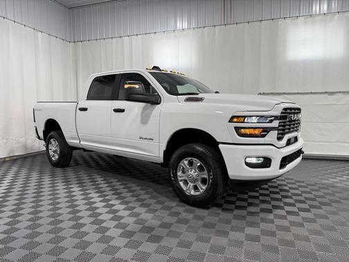 2025 RAM 2500 Big Horn Crew Cab 4x4 6'4' Box