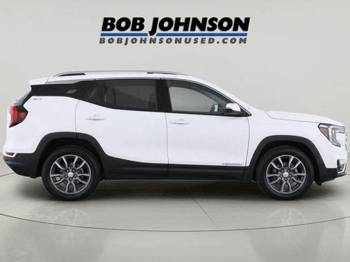 Summit White 2023 GMC Terrain SLT