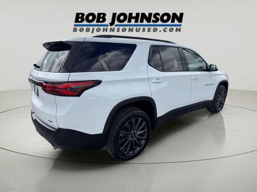 Summit White 2023 Chevrolet Traverse RS