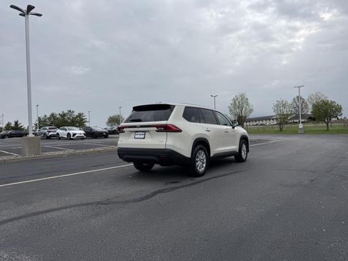 Coastal Cream 2024 Toyota Grand Highlander XLE