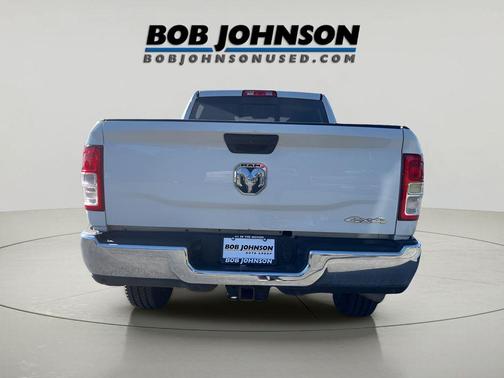2020 RAM 2500 Tradesman Crew Cab 4X4 6'4' Box