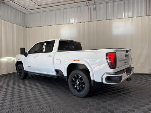 2024 GMC Sierra 2500 AT4