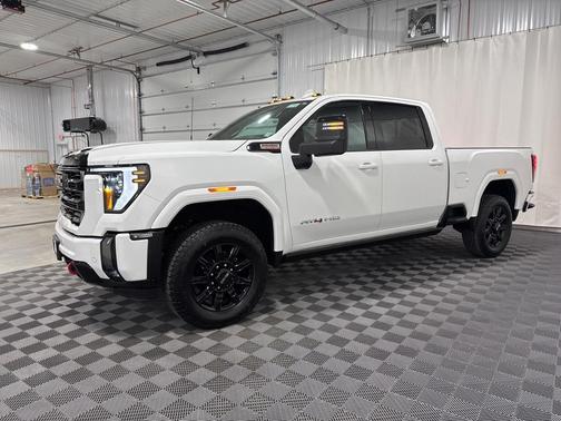 2024 GMC Sierra 2500 AT4