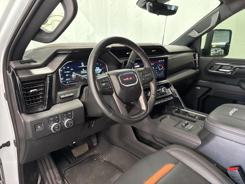 2024 GMC Sierra 2500 AT4