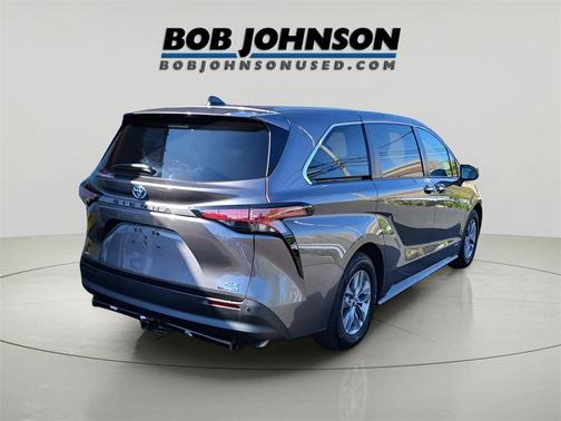 2021 Toyota Sienna XLE 7 Passenger