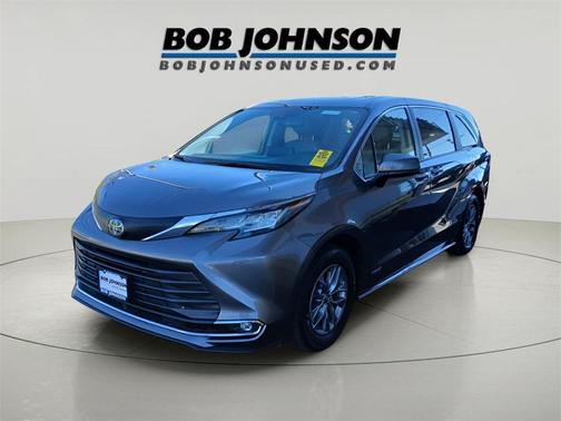 2021 Toyota Sienna XLE 7 Passenger