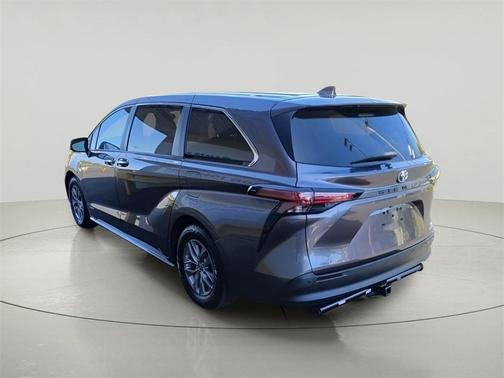 2021 Toyota Sienna XLE 7 Passenger