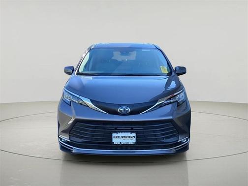 2021 Toyota Sienna XLE 7 Passenger