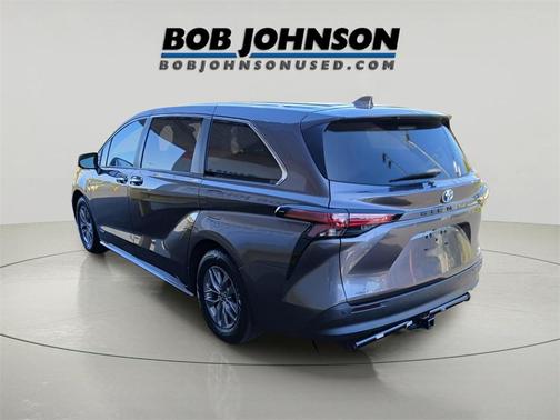 2021 Toyota Sienna XLE 7 Passenger