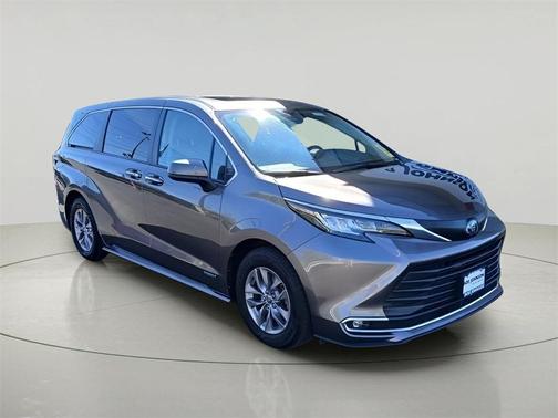 2021 Toyota Sienna XLE 7 Passenger