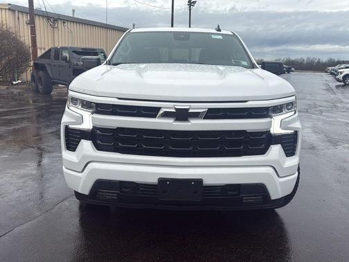 Summit White 2026 Chevrolet Silverado 1500 RST