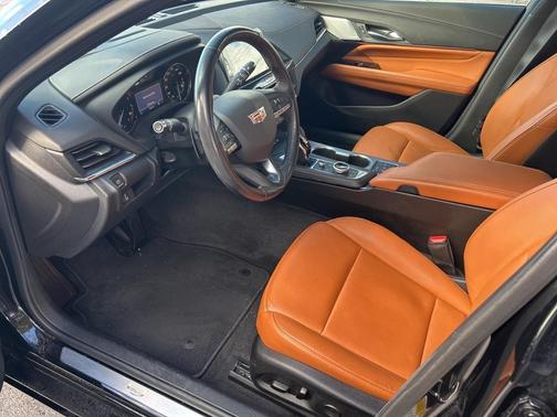 2023 Cadillac CT4 Premium Luxury