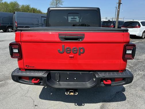 Firecracker Red Clearcoat 2023 Jeep Gladiator Rubicon