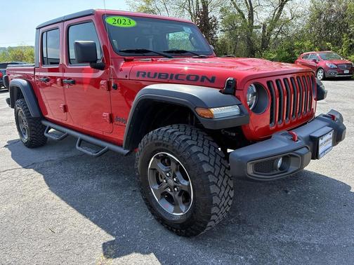 Firecracker Red Clearcoat 2023 Jeep Gladiator Rubicon