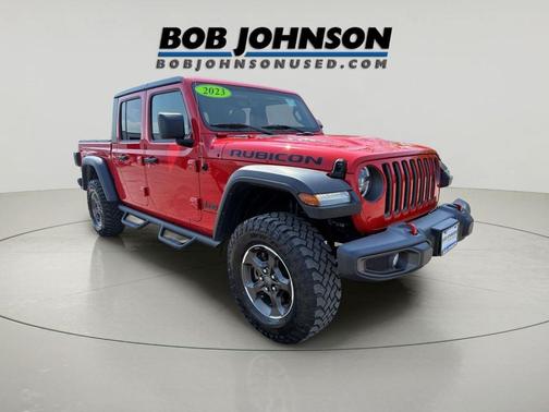 Firecracker Red Clearcoat 2023 Jeep Gladiator Rubicon