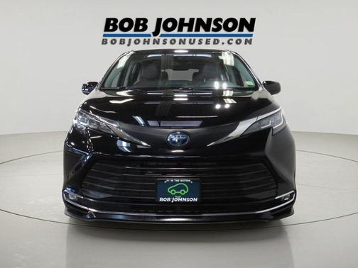 2021 Toyota Sienna XLE 7 Passenger