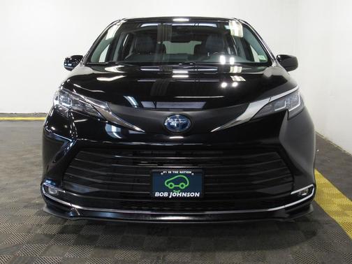 2021 Toyota Sienna XLE 7 Passenger