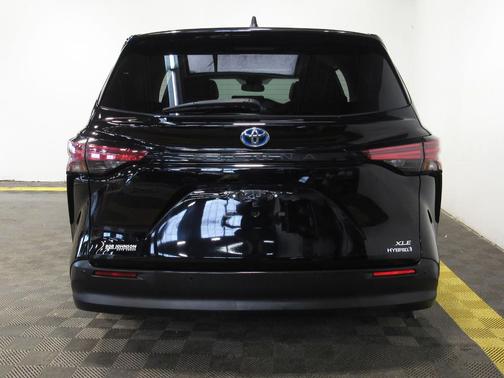 2021 Toyota Sienna XLE 7 Passenger