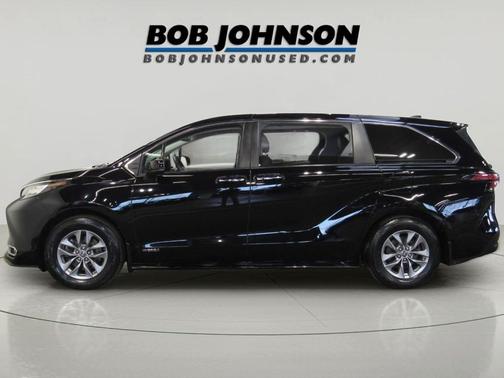 2021 Toyota Sienna XLE 7 Passenger