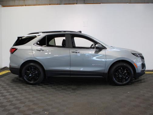 Sterling Gray Metallic 2024 Chevrolet Equinox 1LT