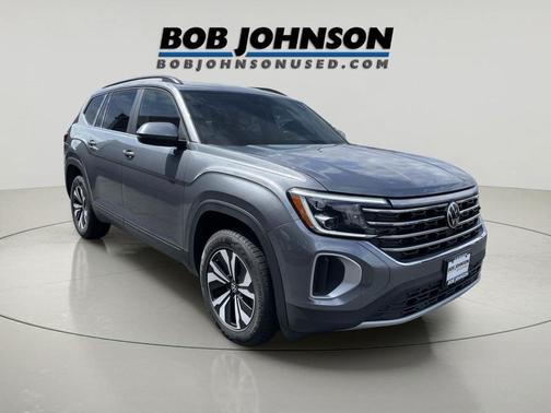 Platinum Gray Metallic 2024 Volkswagen Atlas 2.0T SE