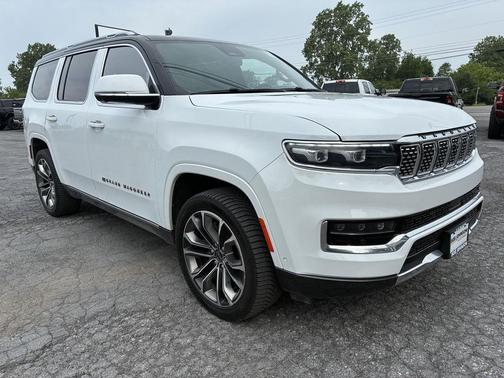 Diamond Black Crystal Pearlcoat 2022 Jeep Grand Wagoneer Series III 4x4