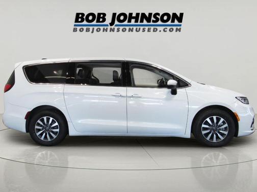 Bright White Clearcoat 2023 Chrysler Pacifica Hybrid Touring L