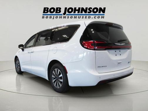 Bright White Clearcoat 2023 Chrysler Pacifica Hybrid Touring L