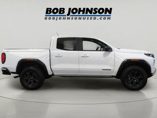 Summit White 2025 GMC Canyon Elevation