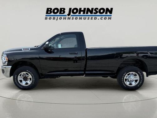 Diamond Black Crystal Pearlcoat 2021 RAM 2500 Tradesman Regular Cab 4x4 8' Box