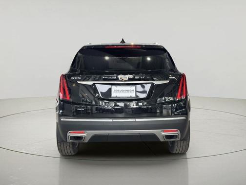 Stellar Black Metallic 2022 Cadillac XT5 Premium Luxury