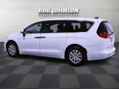 2021 Chrysler Voyager L
